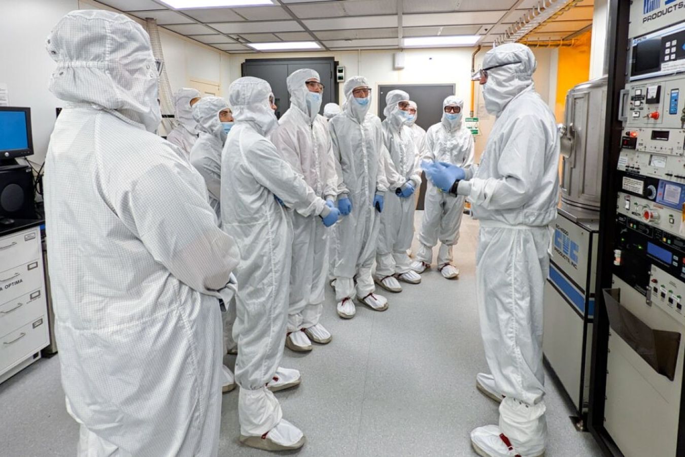 Microelectronic / Nanotechnology Lab Students